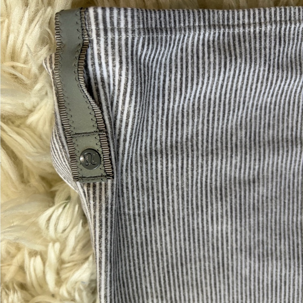 Lululemon Athletica Lululemon Customizable Snap Scarf - Picture 3 of 7